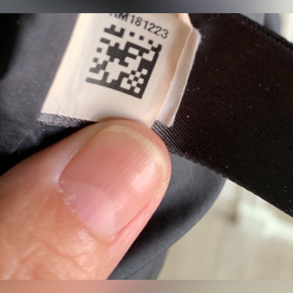 THE NORTH FACE Women’s Running Rain Jacket - Picture 9 of 12